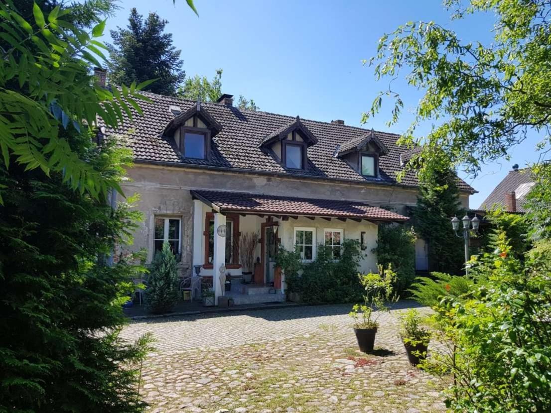 Ehemalige Bibliothek Apartment Fuer 2 Mit Kueche Kamin Netflix Parken Und Hofladen Steinhofel Kültér fotó