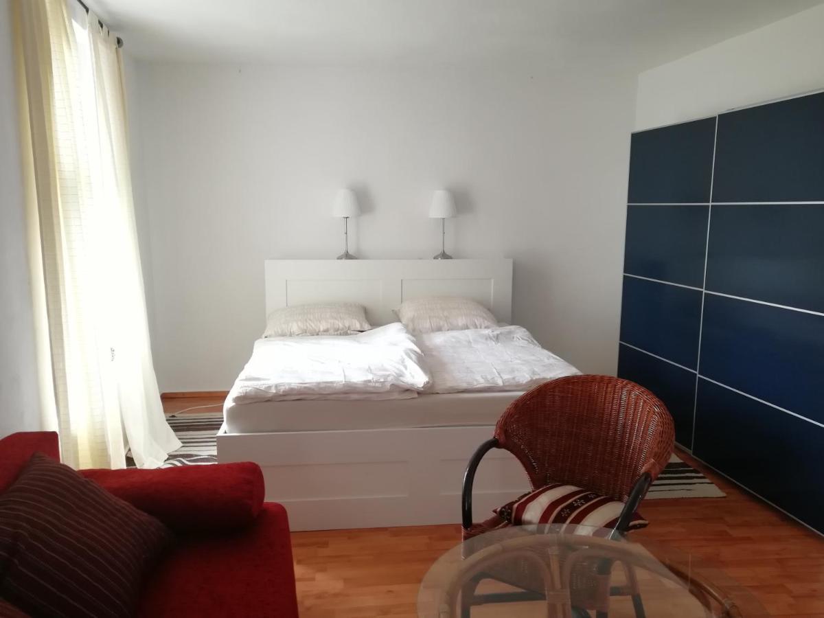 Ehemalige Bibliothek Apartment Fuer 2 Mit Kueche Kamin Netflix Parken Und Hofladen Steinhofel Kültér fotó