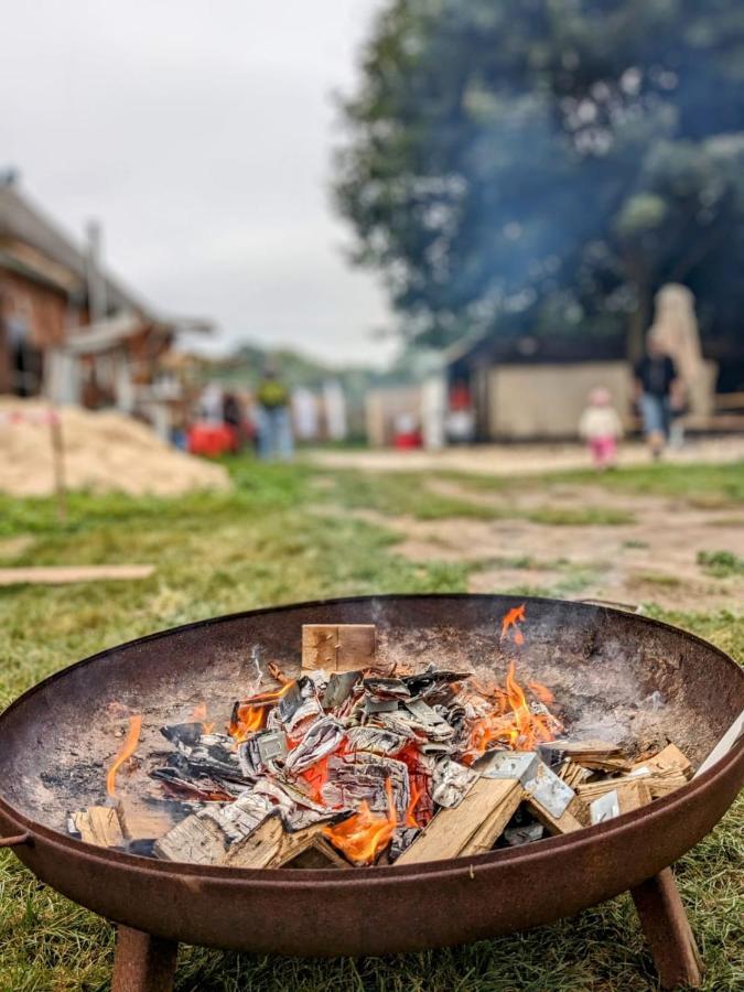 Ehemalige Bibliothek Apartment Fuer 2 Mit Kueche Kamin Netflix Parken Und Hofladen Steinhofel Kültér fotó