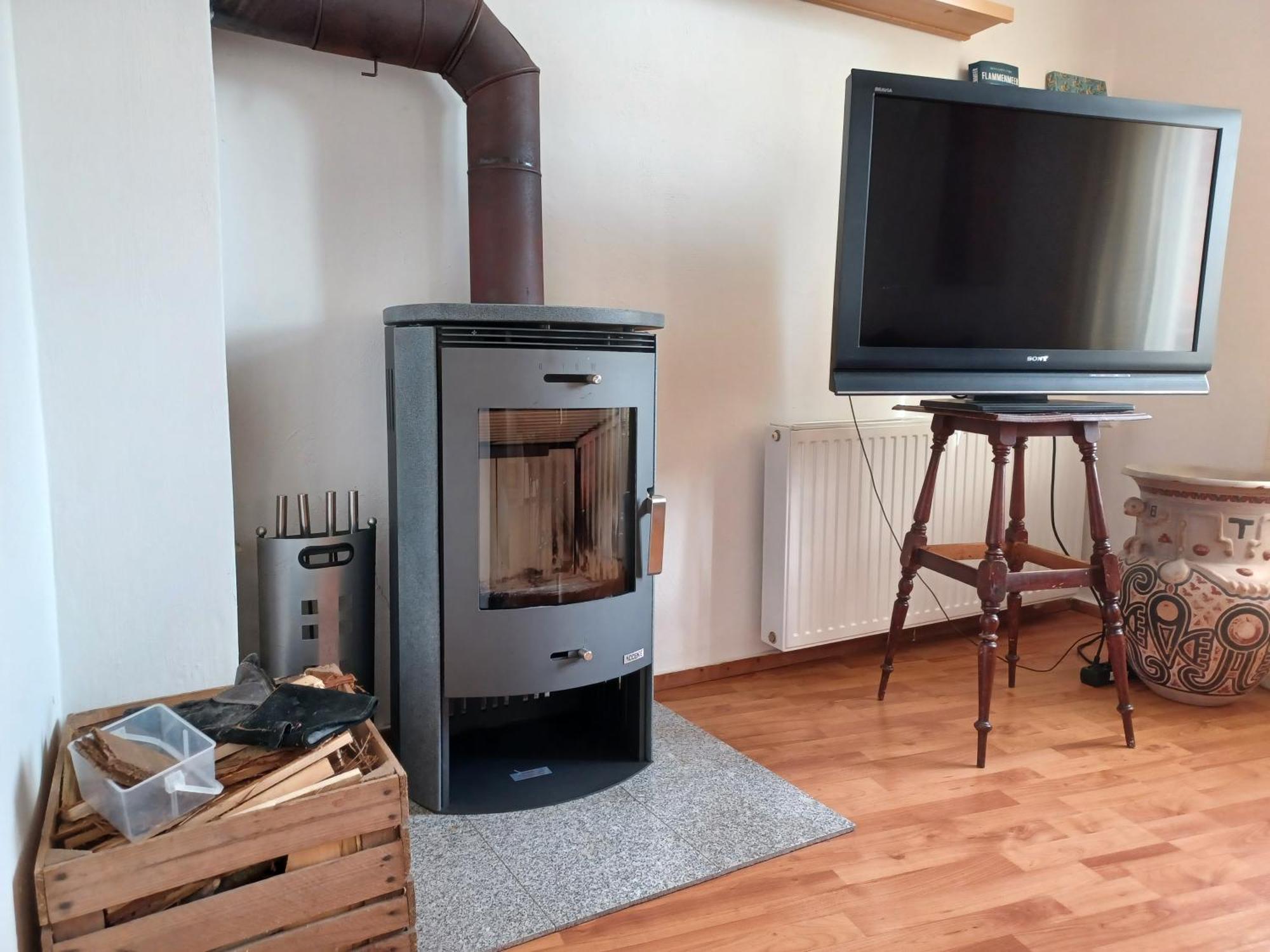 Ehemalige Bibliothek Apartment Fuer 2 Mit Kueche Kamin Netflix Parken Und Hofladen Steinhofel Kültér fotó